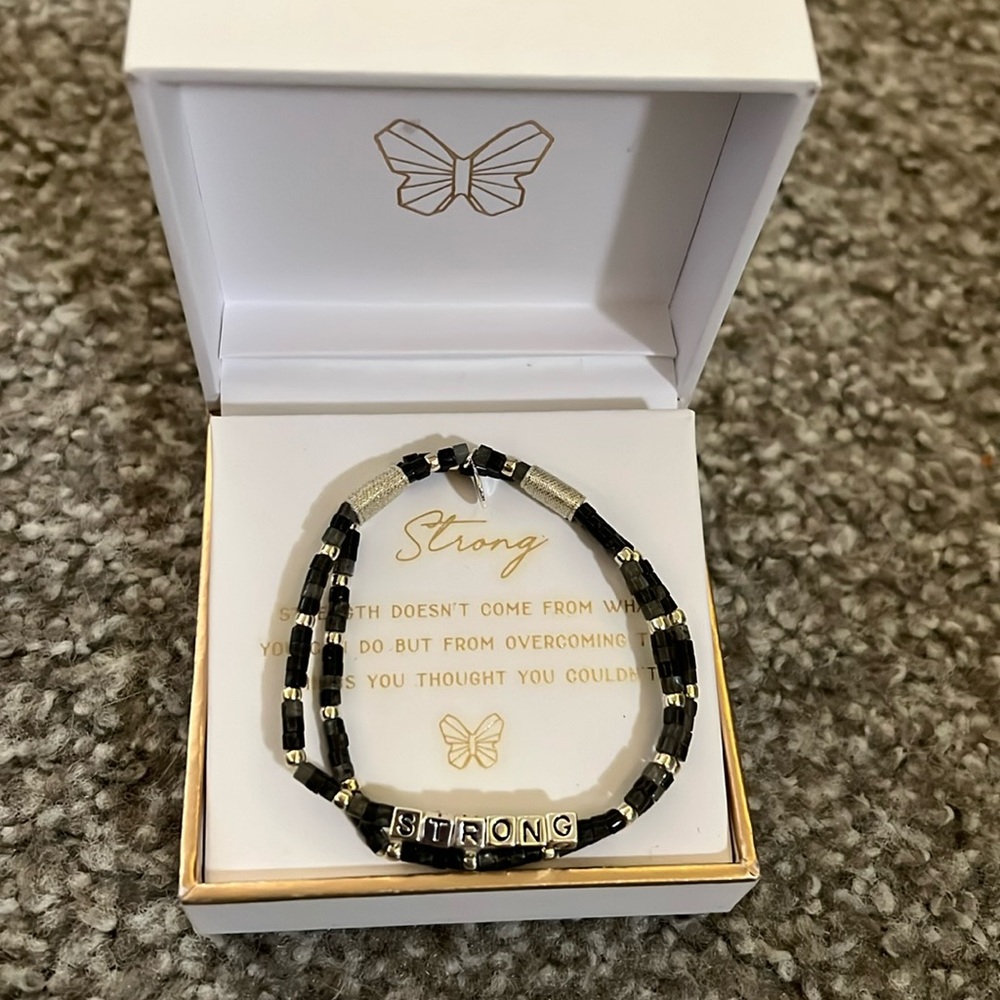 “Strong” bracelet
